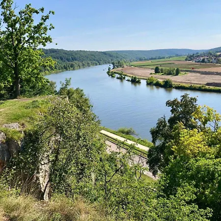 Ferienhaus-Schwalbennest-Chalet-An-Der-Donau-Direkt-Bei-Regensburg 別荘 レーゲンスブルク